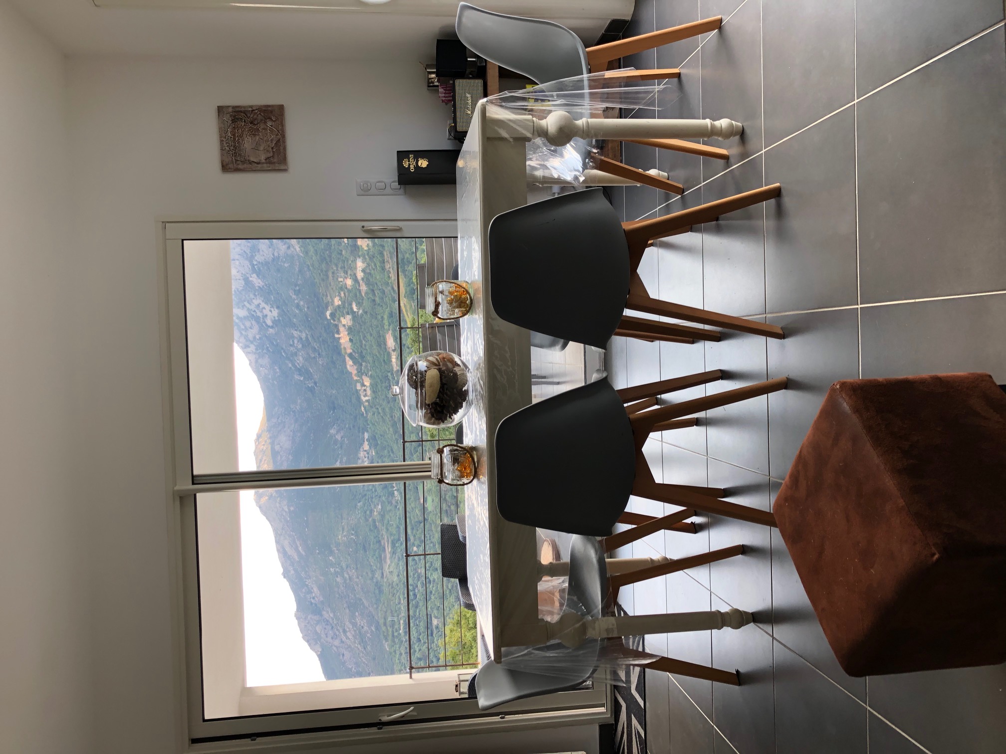 Location de Vacances en Corse. Belle villa contemporaine avec piscine chauffée à louer dans la commune de feliceto, charmant village de Balagne, à 15 minutes de la Mer, proche de l'île Rousse et Calvi. Location direct-propriétaire, 3 chambres 2 salles de bains.